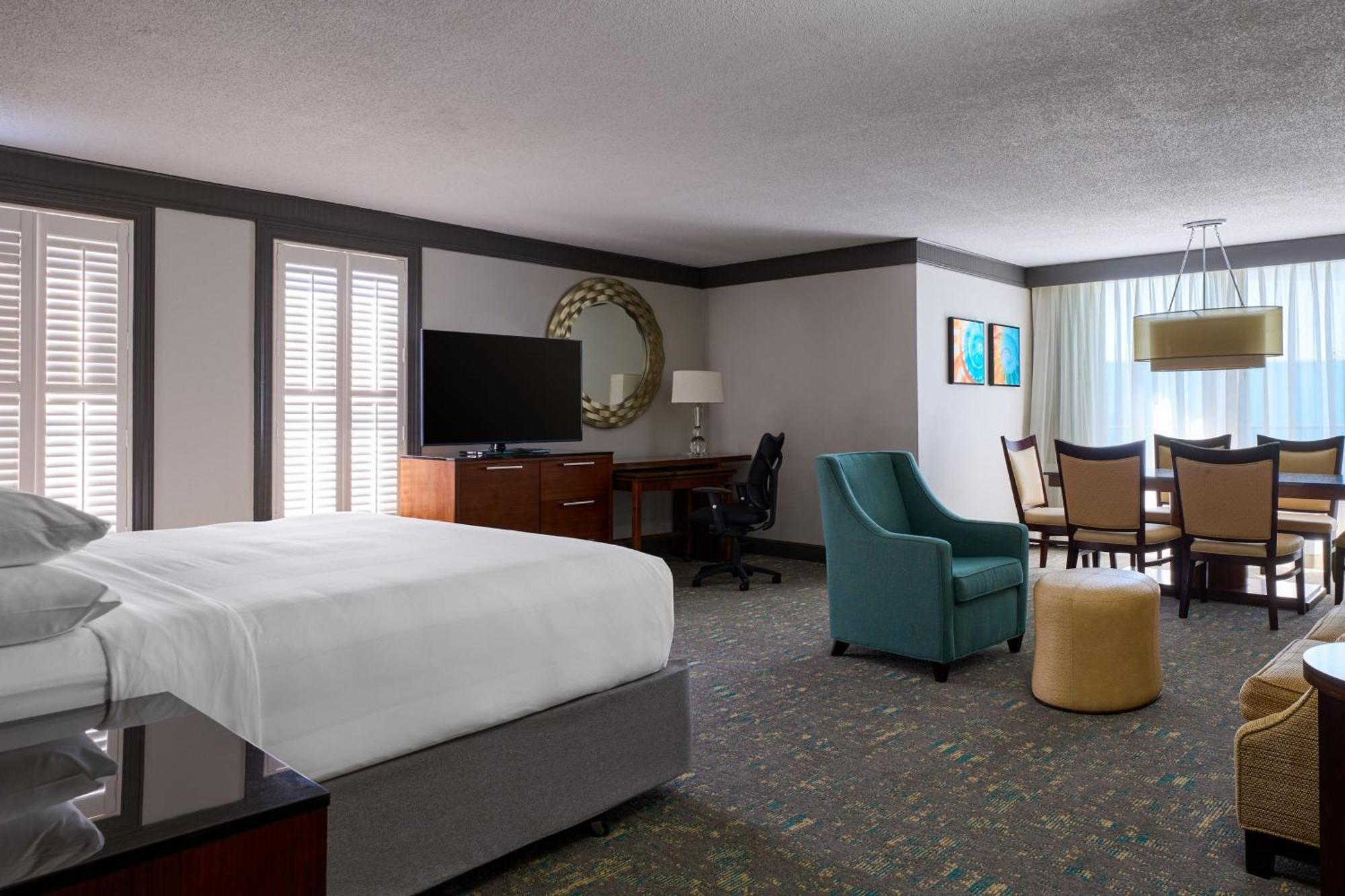 Studio King Suite Sofa Bed Resort View Sanibel Tower,1362953558:JPEG