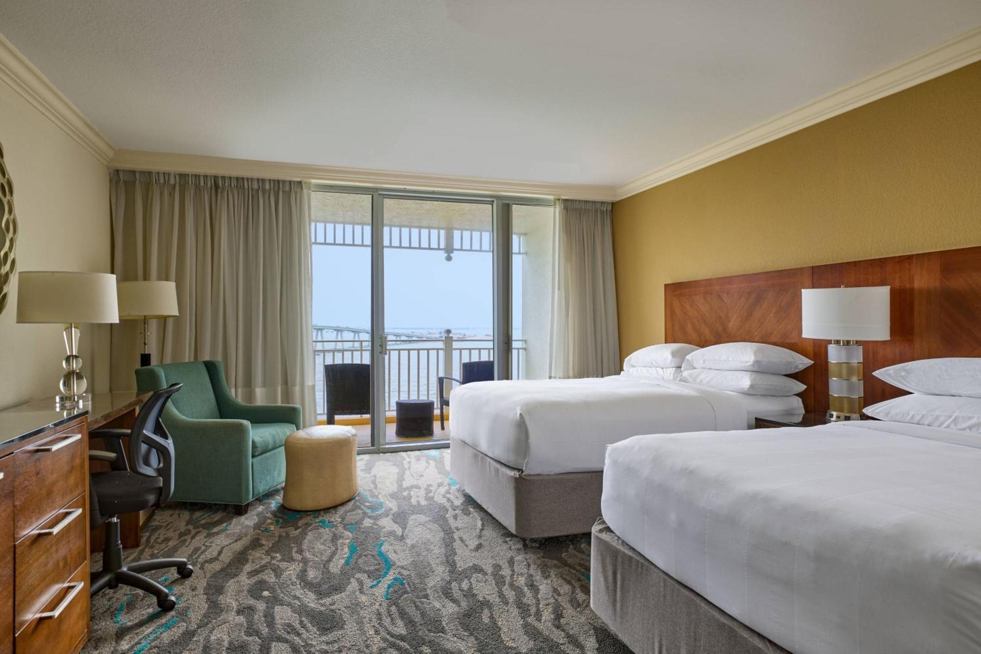 Guest Room, Two Queen, Water View, Captiva Tower, Balcony